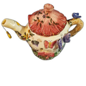 Tealight candle holder Teapot with butterfly motif